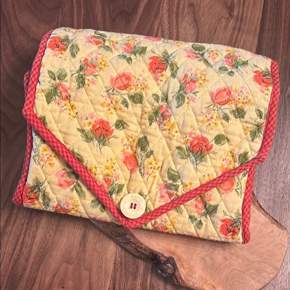 April Cornell Quilted Floral Hanging Toiletry Bag